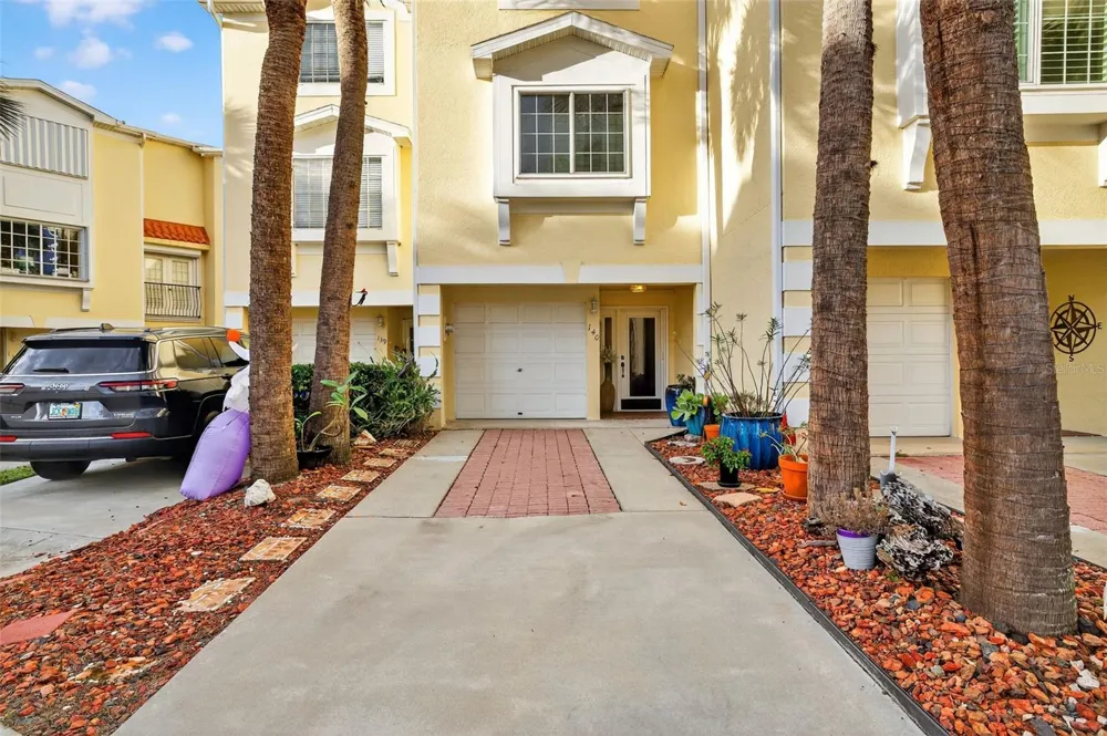 140 BRENT CIRCLE Oldsmar, FL 34677