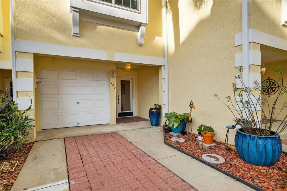 140 BRENT CIRCLE Oldsmar, FL 34677