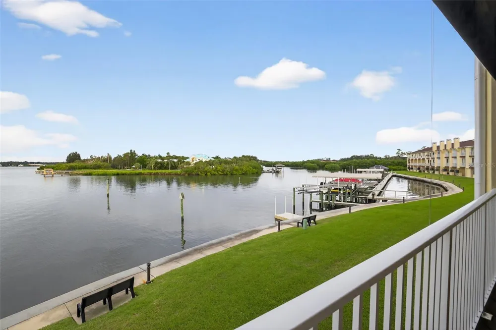 140 BRENT CIRCLE Oldsmar, FL 34677