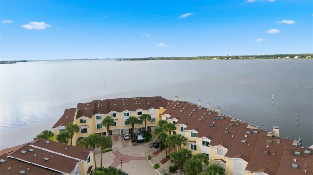 140 BRENT CIRCLE Oldsmar, FL 34677