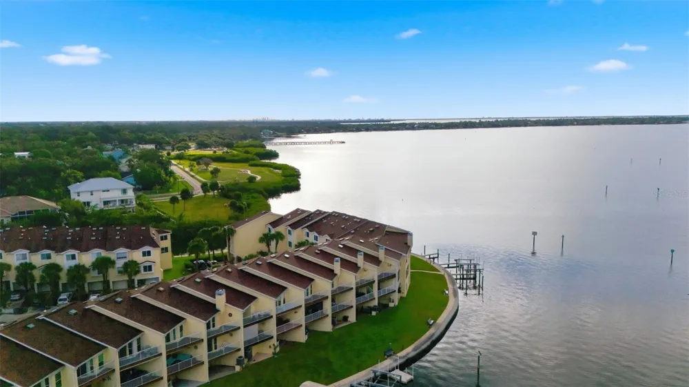 140 BRENT CIRCLE Oldsmar, FL 34677
