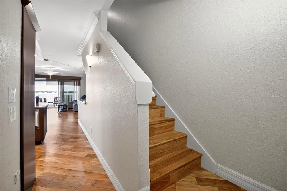 140 BRENT CIRCLE Oldsmar, FL 34677