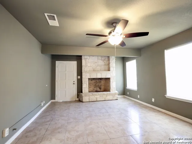 1330 Fenfield San Antonio, TX 78211