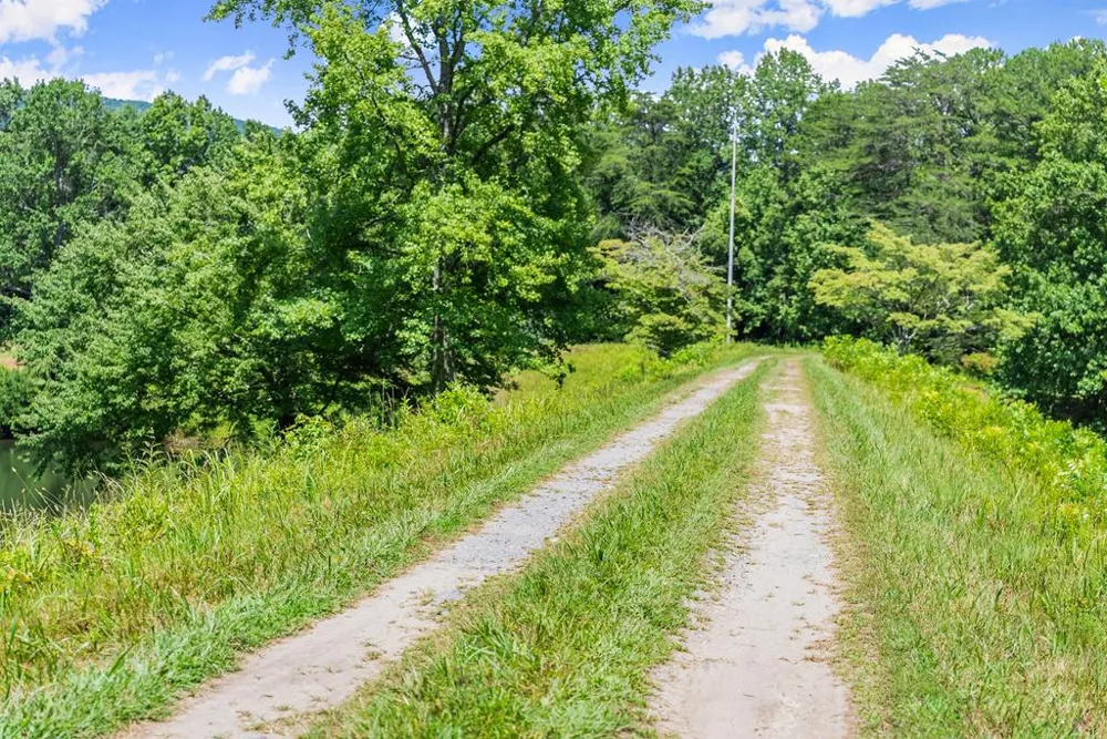 5618 Highway 52 Dawsonville, GA 30534