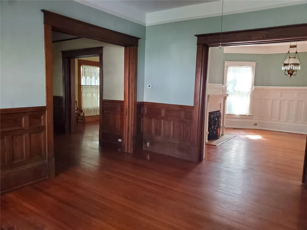 516 NE 4TH STREET Gainesville, FL 32601