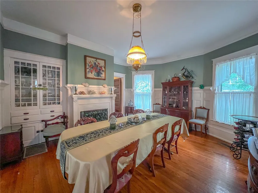 516 NE 4TH STREET Gainesville, FL 32601