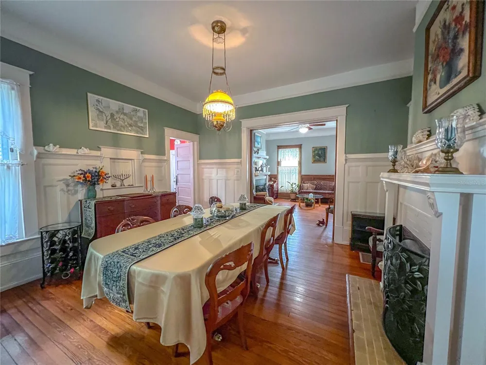 516 NE 4TH STREET Gainesville, FL 32601