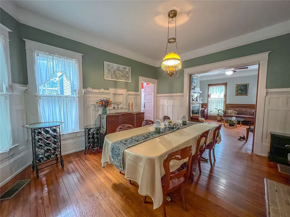 516 NE 4TH STREET Gainesville, FL 32601