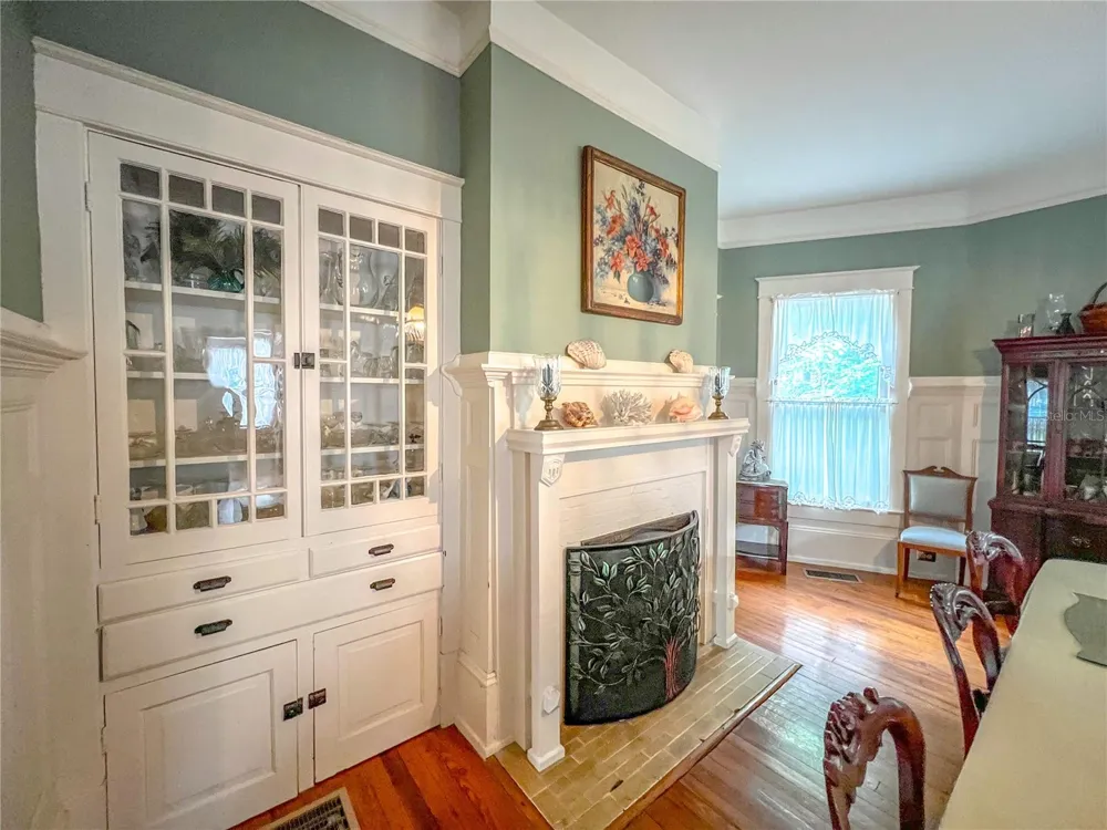 516 NE 4TH STREET Gainesville, FL 32601