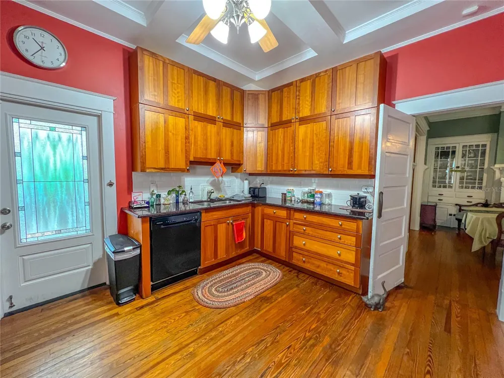 516 NE 4TH STREET Gainesville, FL 32601