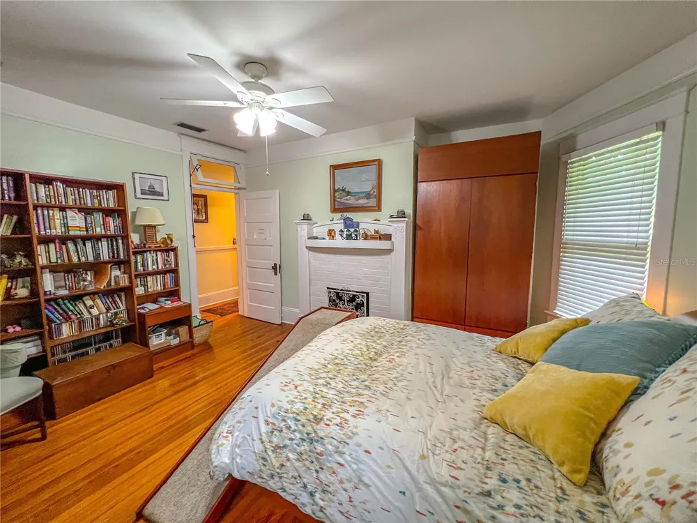 516 NE 4TH STREET Gainesville, FL 32601
