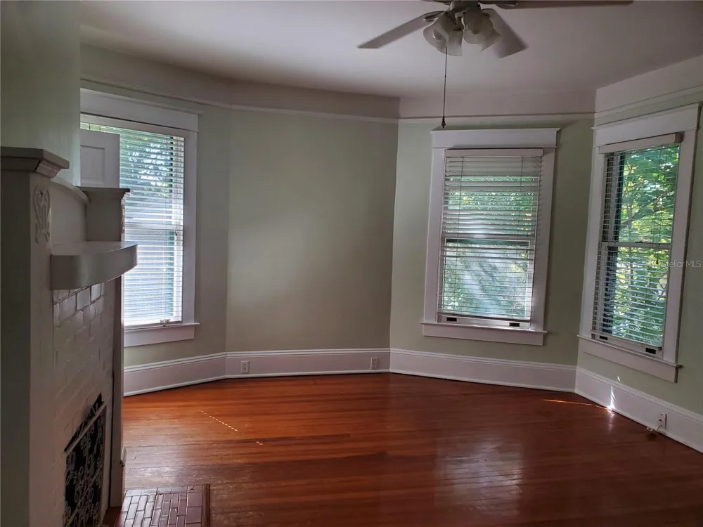516 NE 4TH STREET Gainesville, FL 32601
