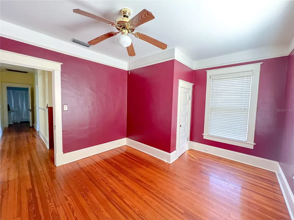 516 NE 4TH STREET Gainesville, FL 32601