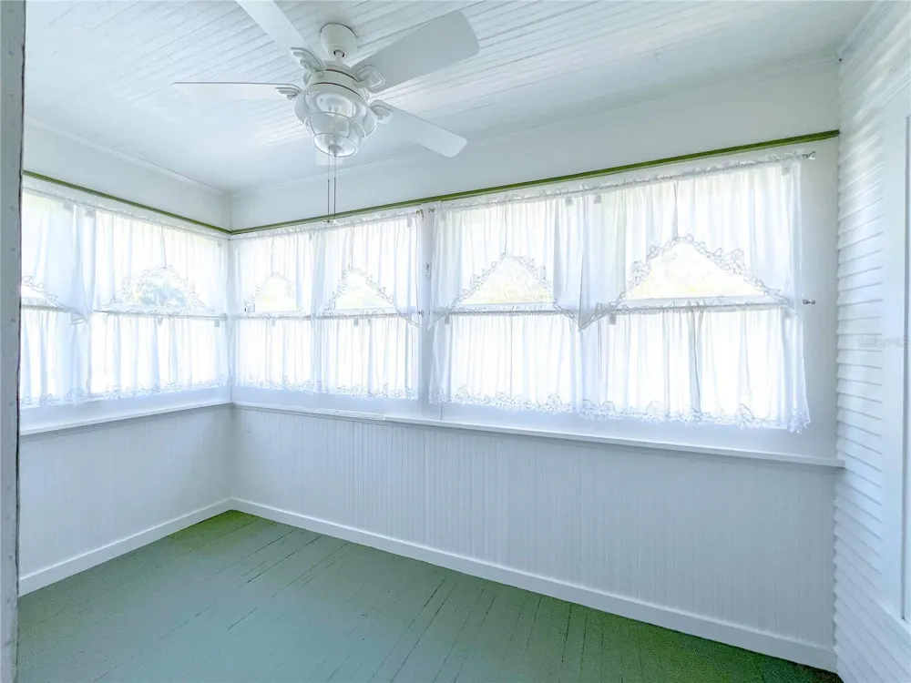 516 NE 4TH STREET Gainesville, FL 32601