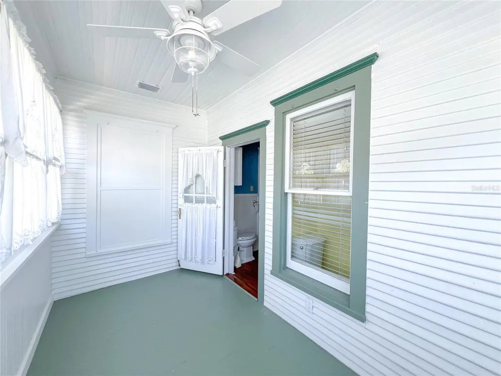 516 NE 4TH STREET Gainesville, FL 32601