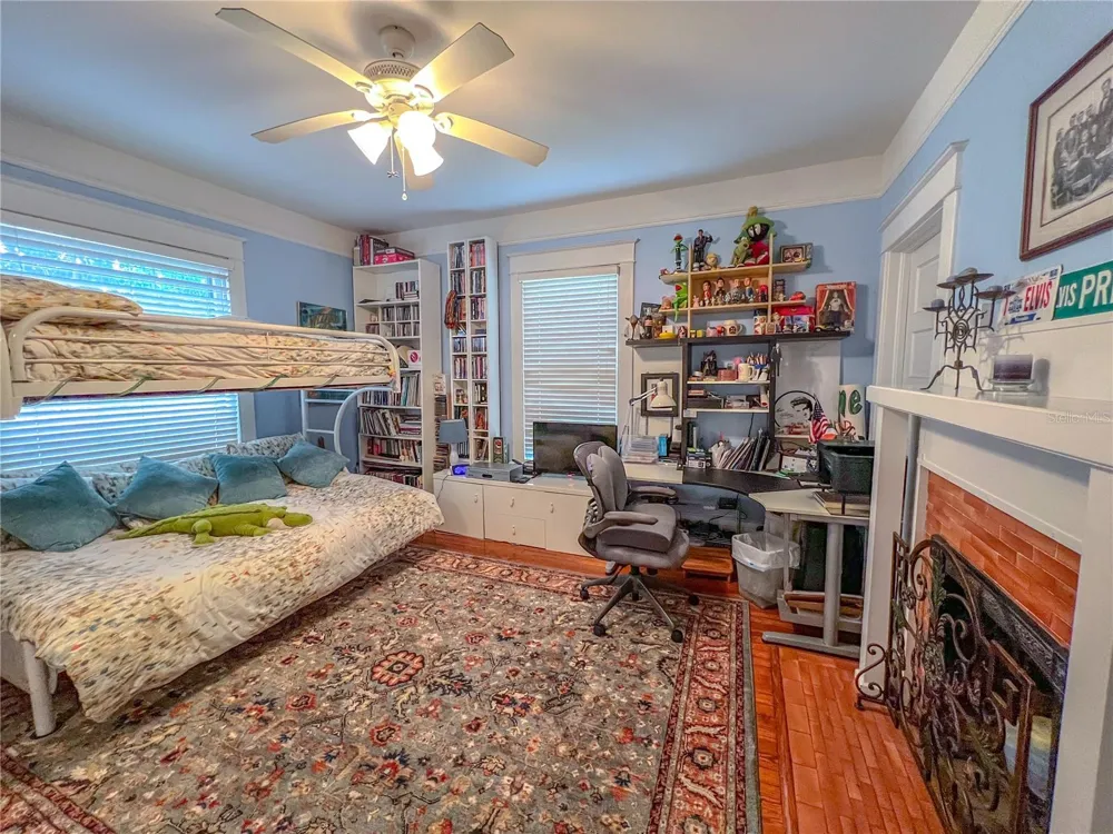 516 NE 4TH STREET Gainesville, FL 32601