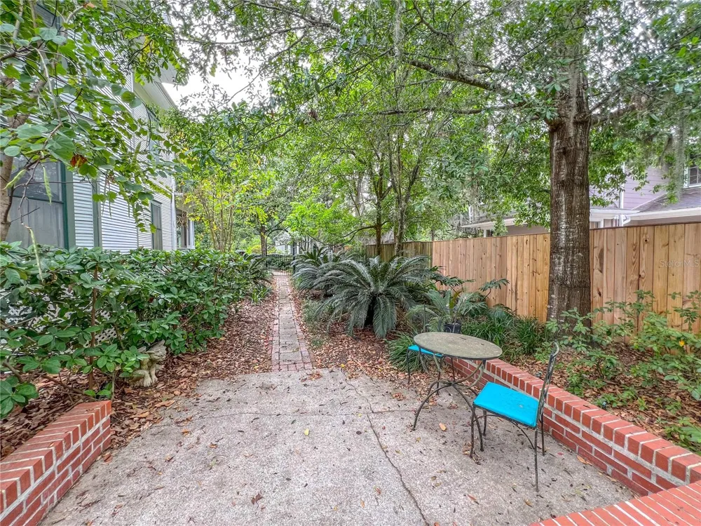 516 NE 4TH STREET Gainesville, FL 32601