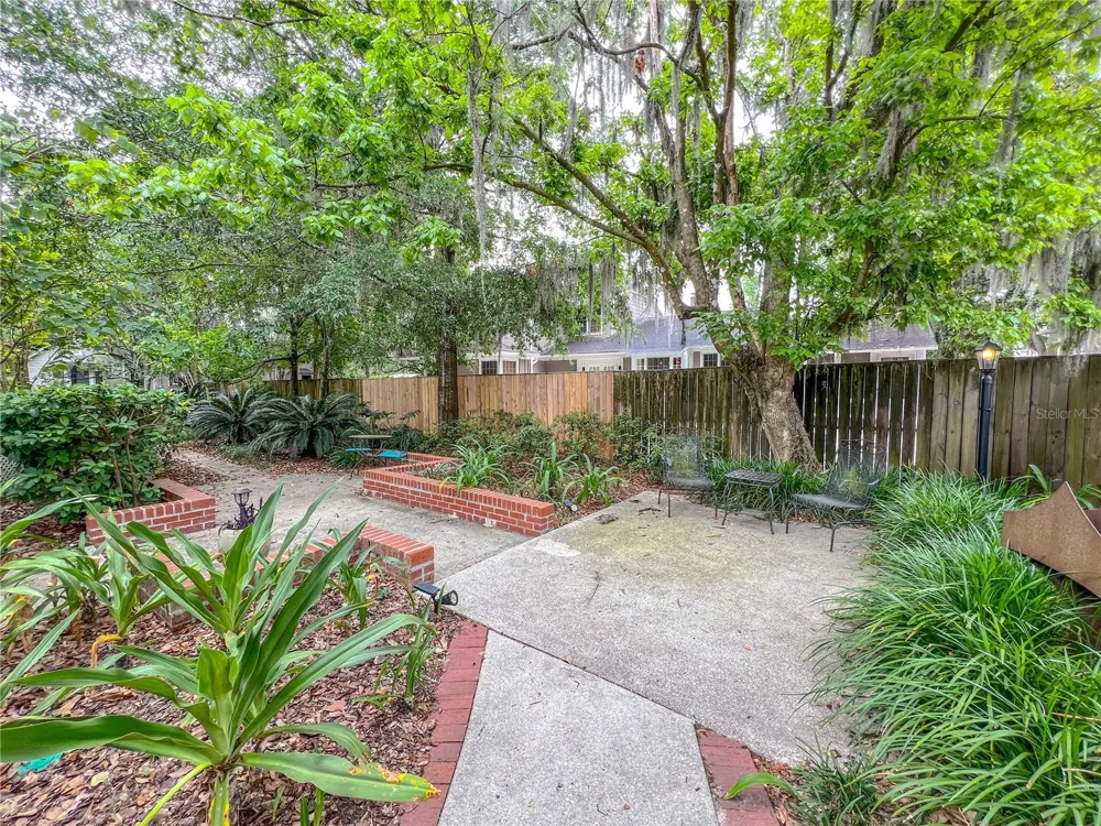 516 NE 4TH STREET Gainesville, FL 32601