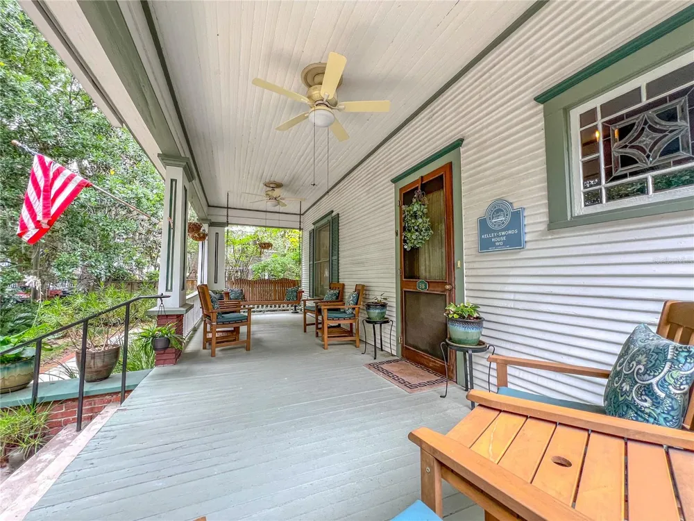 516 NE 4TH STREET Gainesville, FL 32601