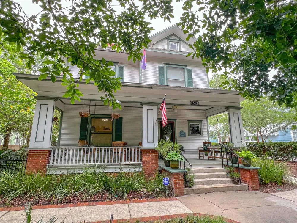 516 NE 4TH STREET Gainesville, FL 32601