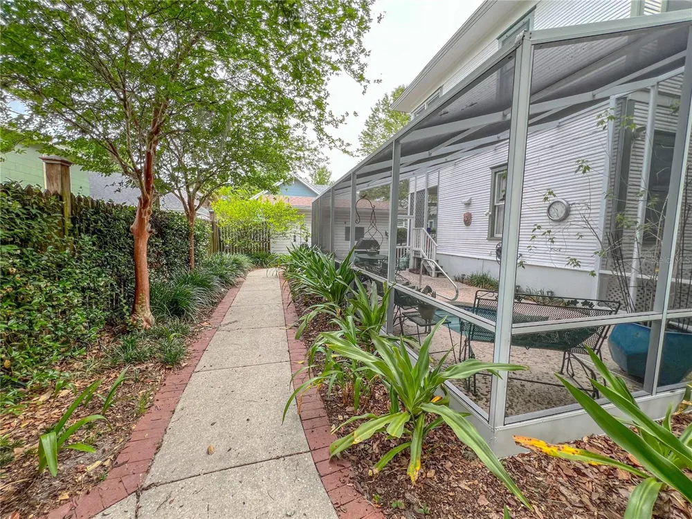 516 NE 4TH STREET Gainesville, FL 32601