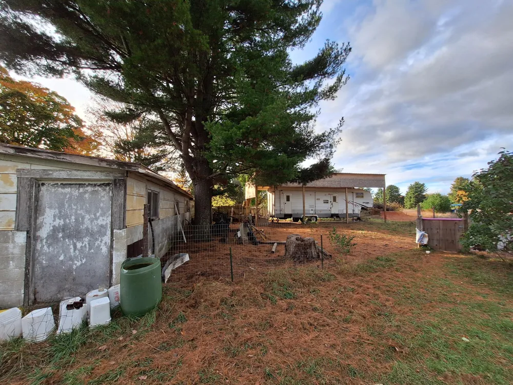 1384 W Chauvez Scottville, MI 49454