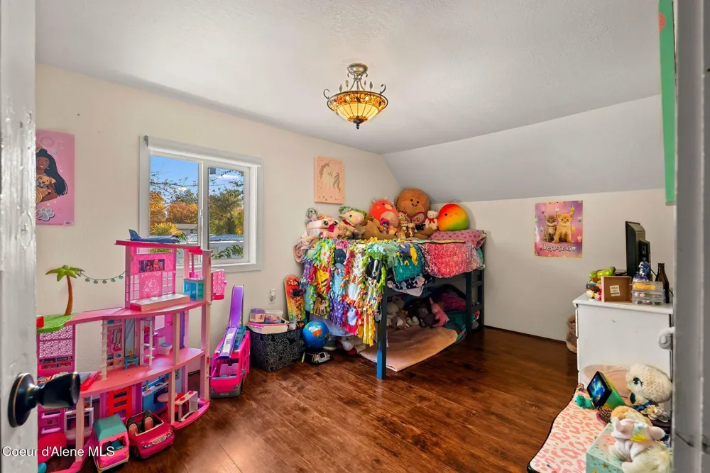 711 Florence Avenue Sandpoint, ID 83864