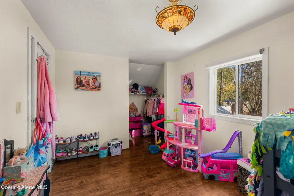 711 Florence Avenue Sandpoint, ID 83864