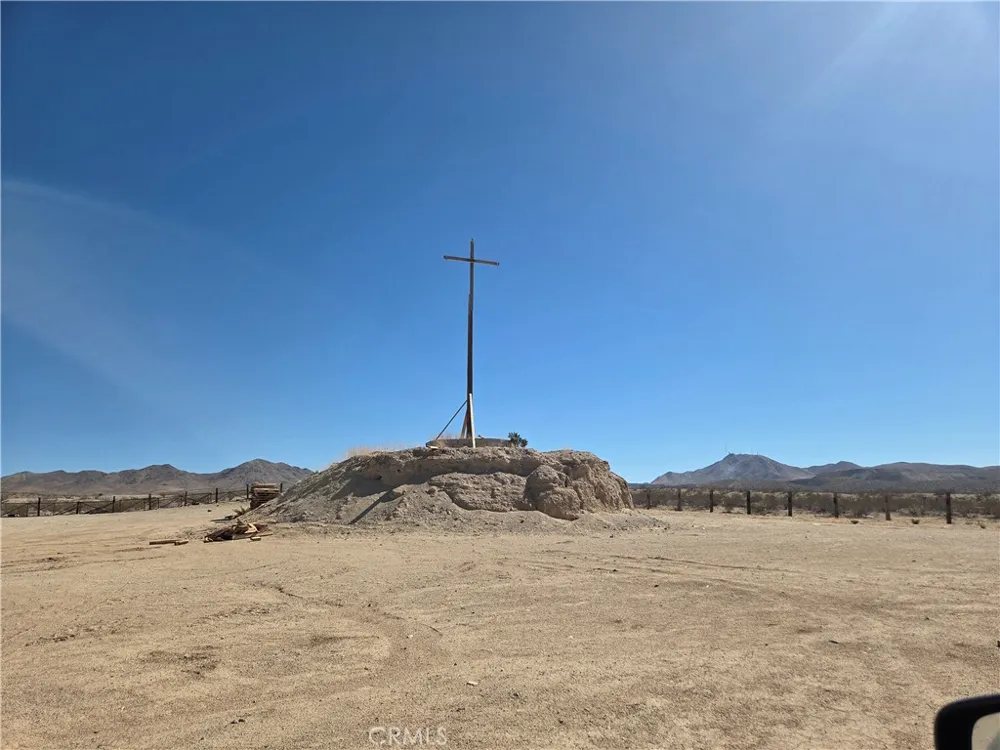15411 RATTLESNAKE GULCH Oro Grande, CA 92368
