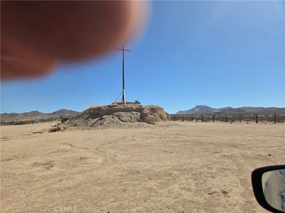 15411 RATTLESNAKE GULCH Oro Grande, CA 92368