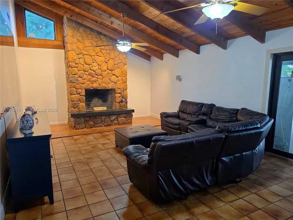 18750 SW 207th Ave Miami, FL 33187