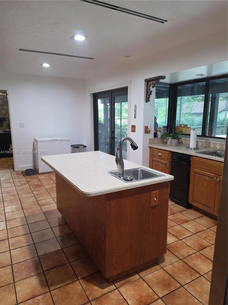 18750 SW 207th Ave Miami, FL 33187