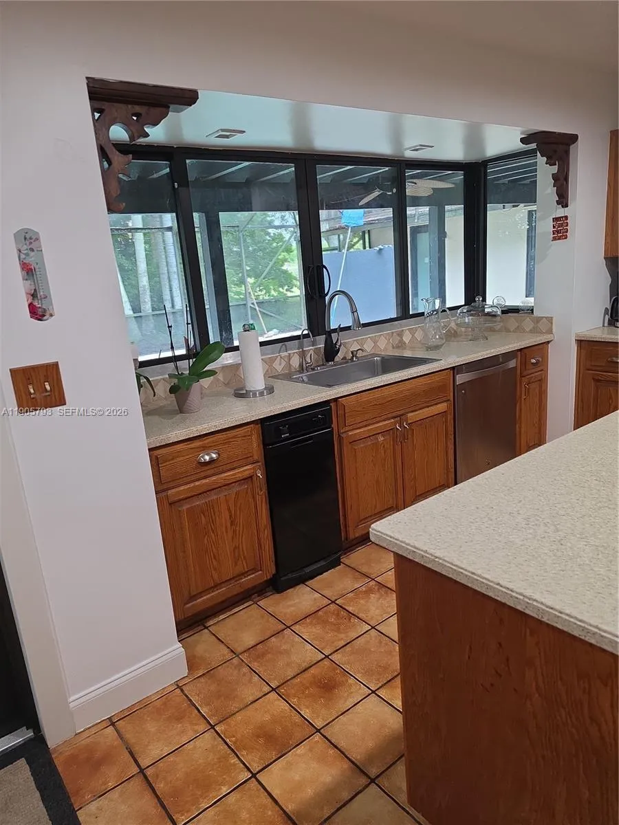 18750 SW 207th Ave Miami, FL 33187