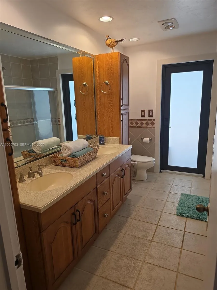 18750 SW 207th Ave Miami, FL 33187