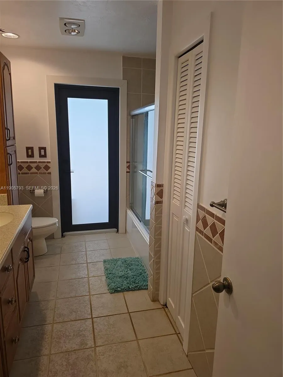 18750 SW 207th Ave Miami, FL 33187