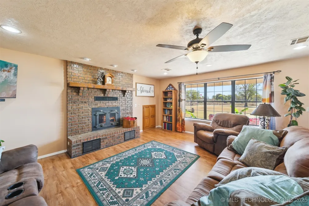 3901 E 440 ROAD Adair, OK 74330