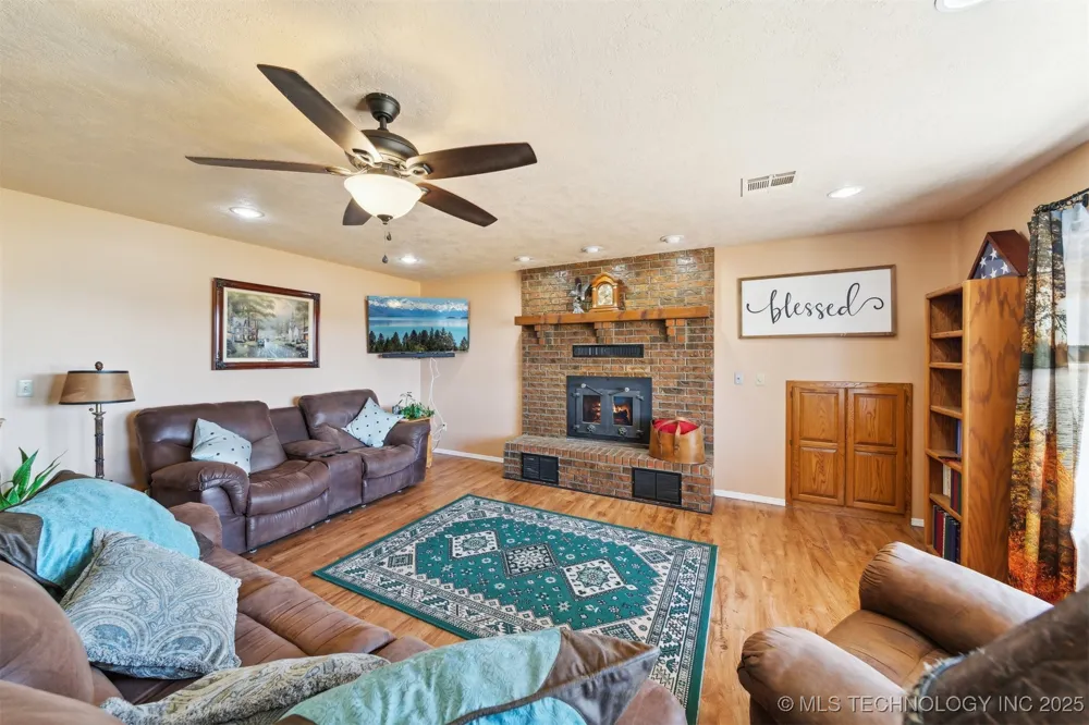 3901 E 440 ROAD Adair, OK 74330