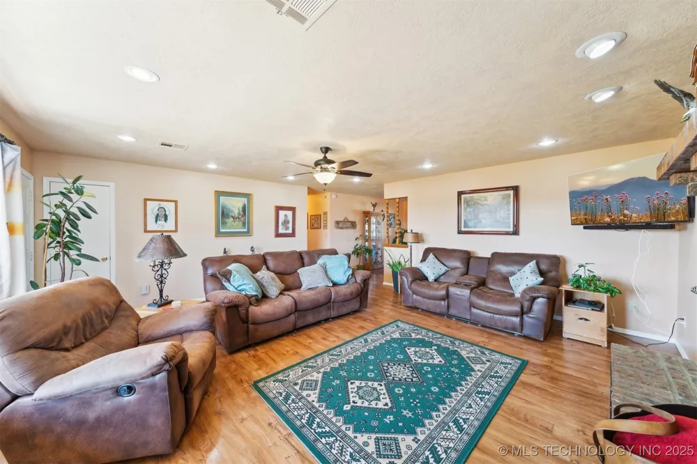 3901 E 440 ROAD Adair, OK 74330