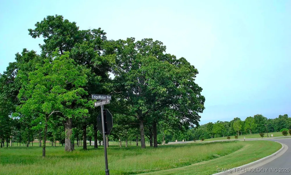 929 Watercolor Drive Tahlequah, OK 74464