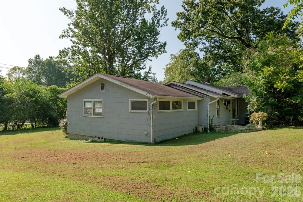 1925-A Windsor Drive Laurel Park, NC 28739