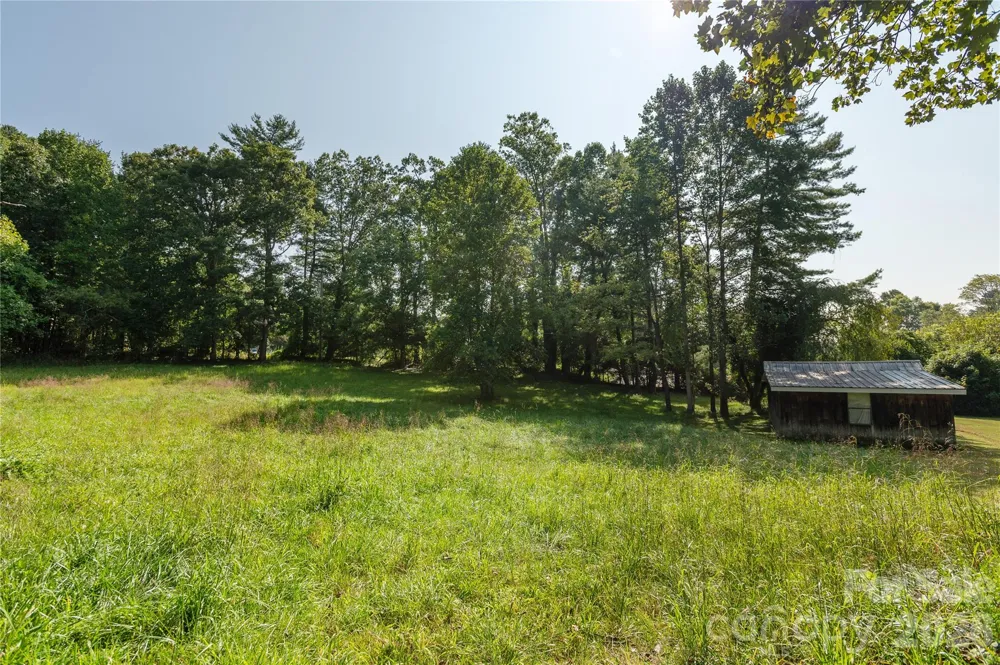 1925-A Windsor Drive Laurel Park, NC 28739
