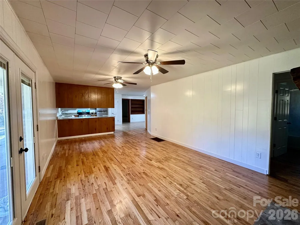208 Murdock Road Bakersville, NC 28705