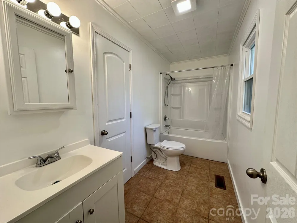 208 Murdock Road Bakersville, NC 28705