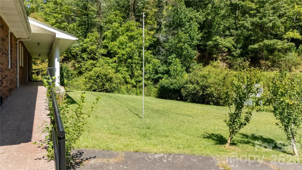 208 Murdock Road Bakersville, NC 28705