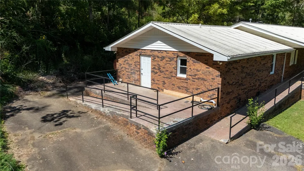 208 Murdock Road Bakersville, NC 28705