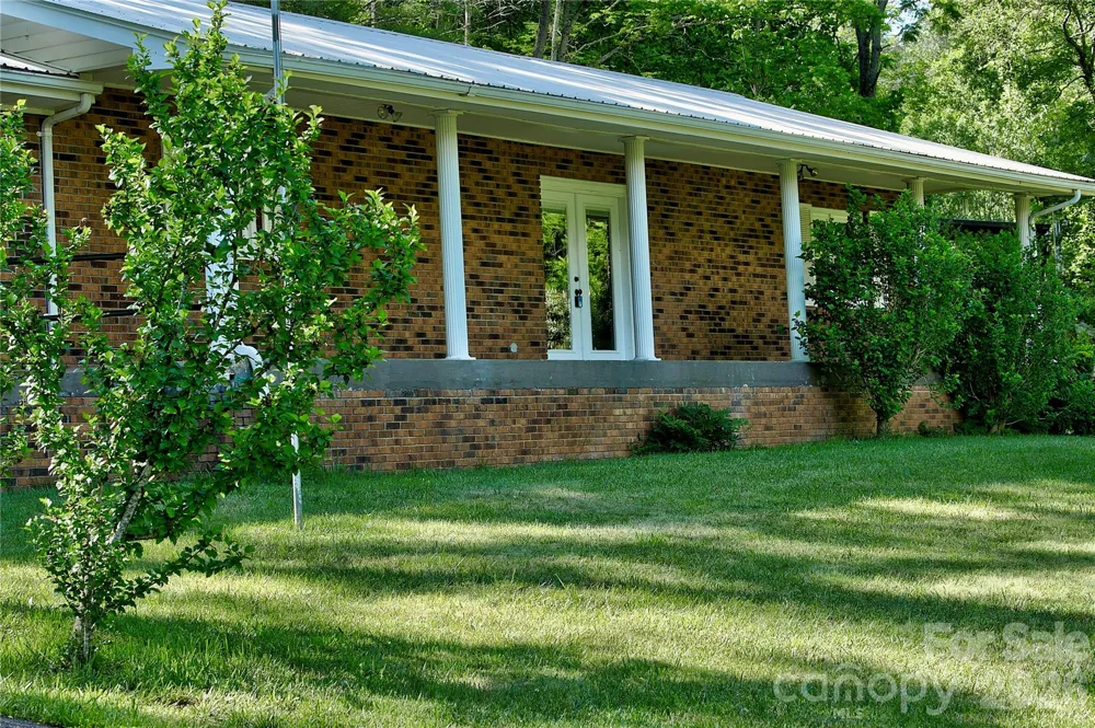208 Murdock Road Bakersville, NC 28705