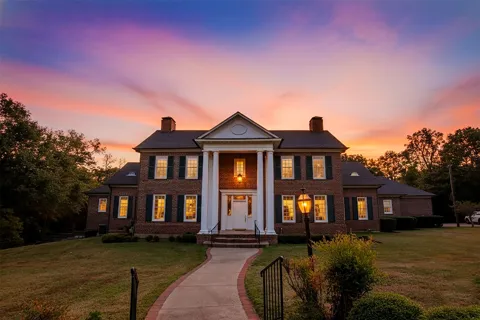 408 E Jolly Street