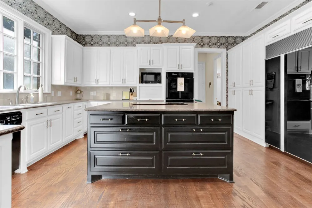 408 E Jolly Street Palestine, TX 75801