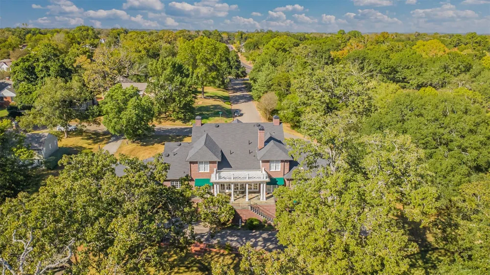 408 E Jolly Street Palestine, TX 75801