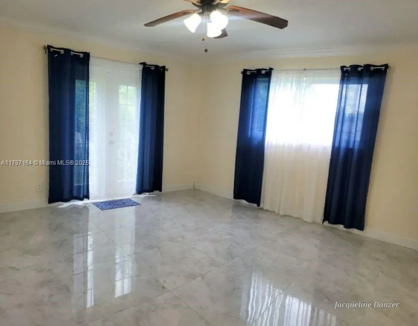 2241 NE 38th St #0 Lighthouse Point, FL 33064
